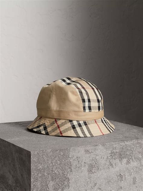 cappello burberry bianco|Cappelli BURBERRY da Donna .